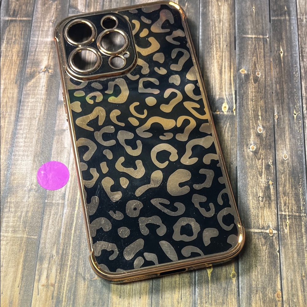 5for$10 Women’s Accessories Black And Gold Cheetah IPhone 15 Ultra Phone Case